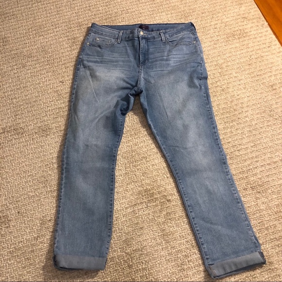 NYDJ Denim - NYDJ SZ 16 light blue denim Ankle cuff jean NYDJ Denim - NYDJ SZ 16 light blue denim Ankle cuff jean